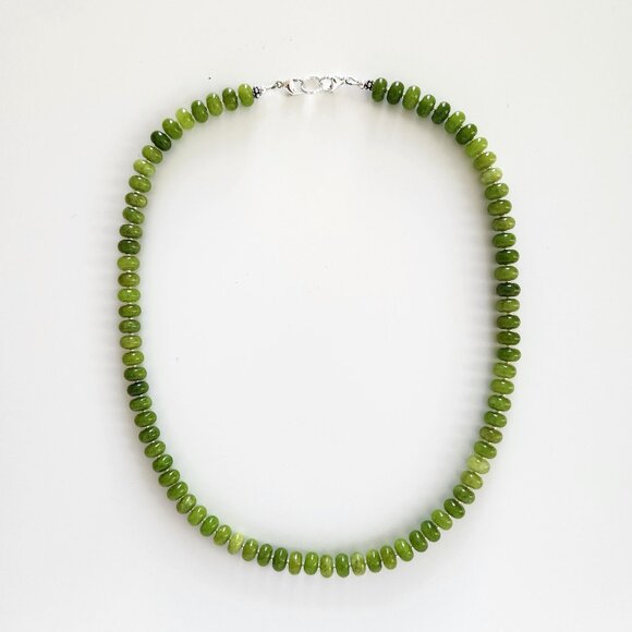 GREEN COLORED JADE NECKLACE--20" - Picture 2 of 2